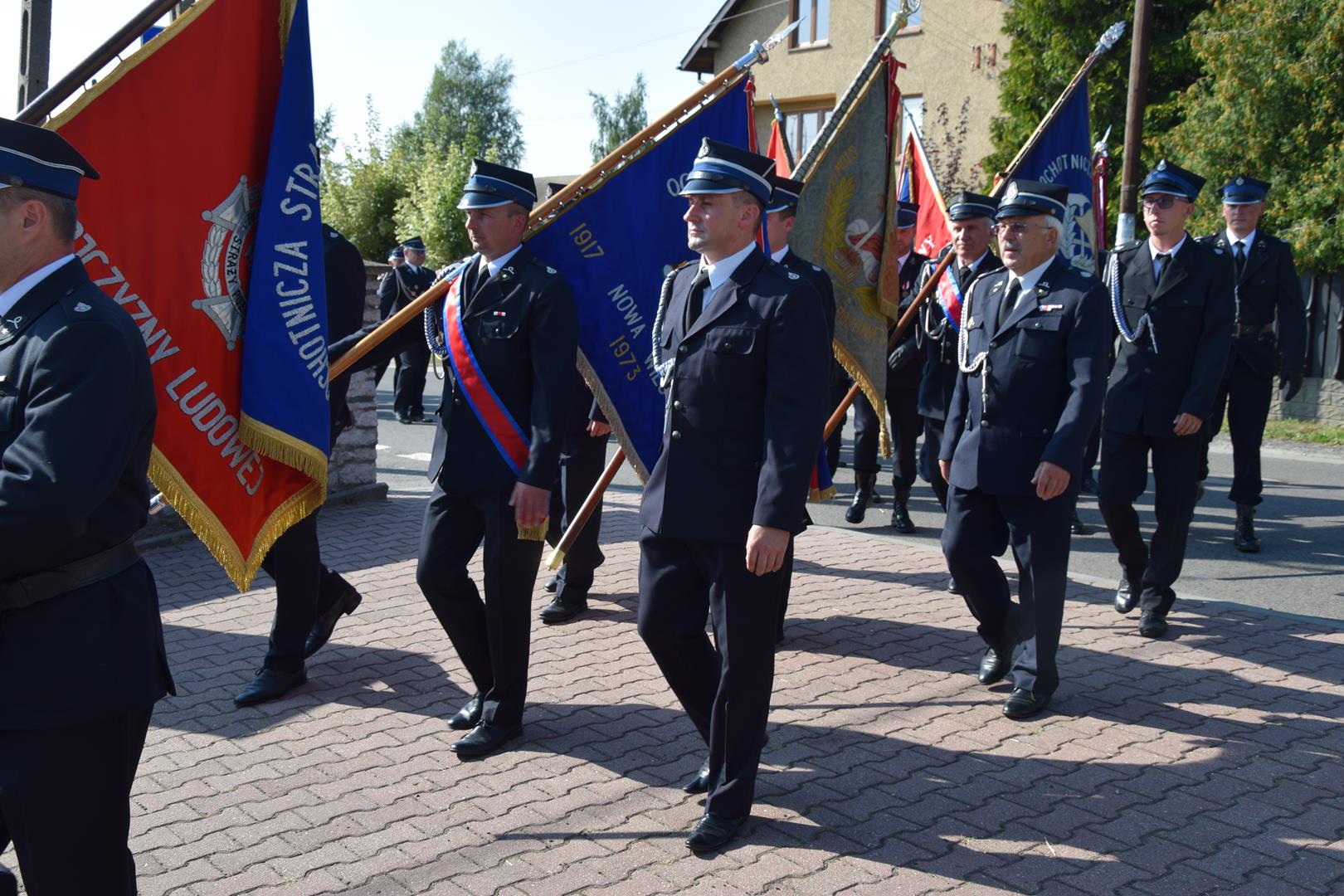 Zdjęcie przedstawia przemarsz korowodu