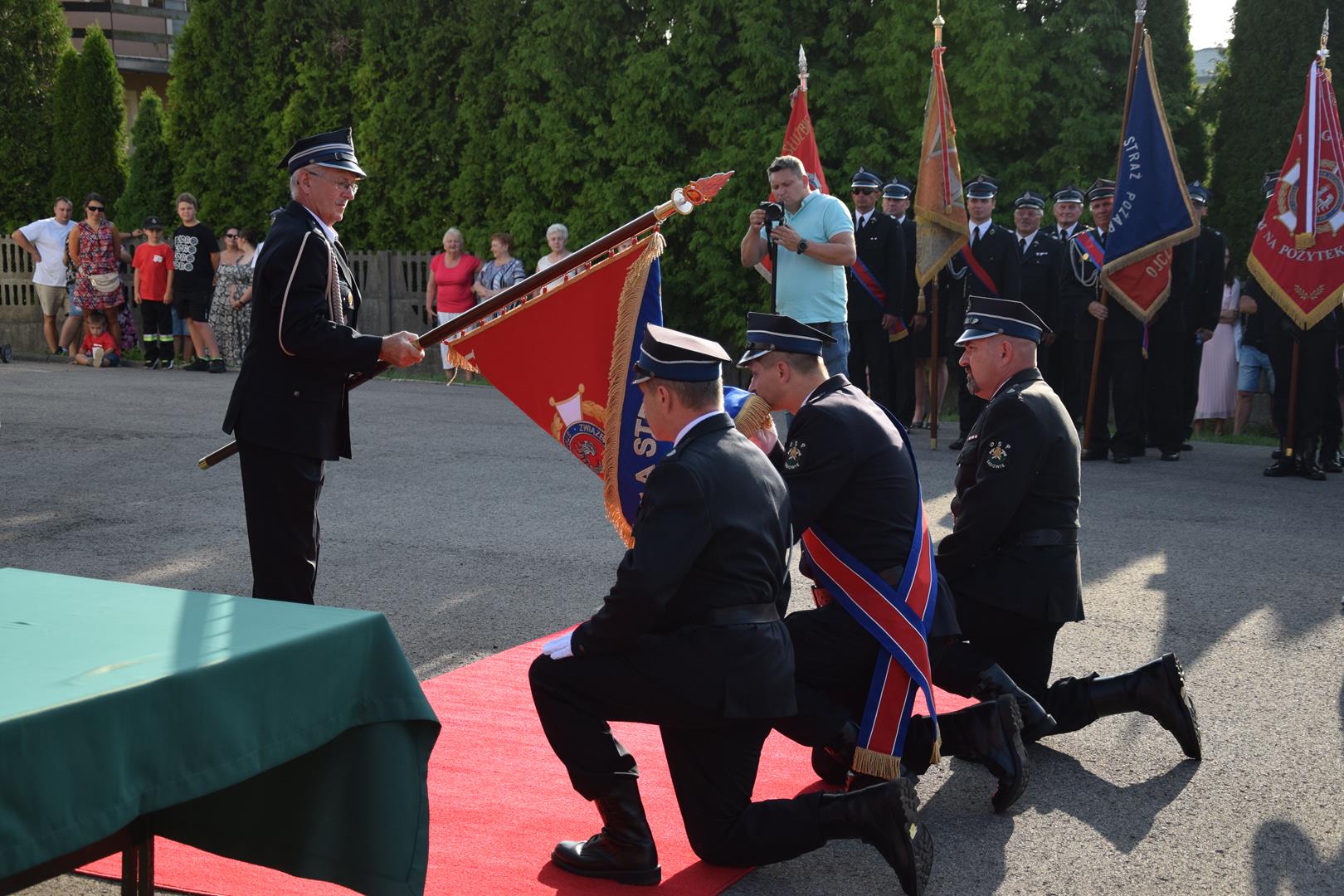 Zdjęcie przedstawia fragment uroczystości 100 lecia OSP Toporowice