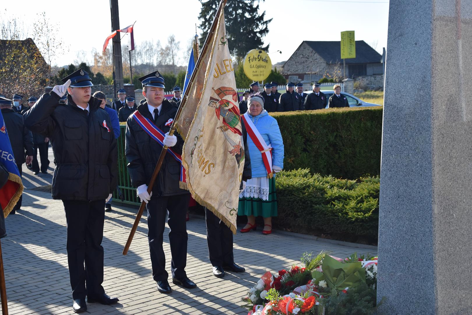 Zdjęcie z obchodów Narodowego Święta Niepodległości - - poczet sztandarowy OSP Toporowice