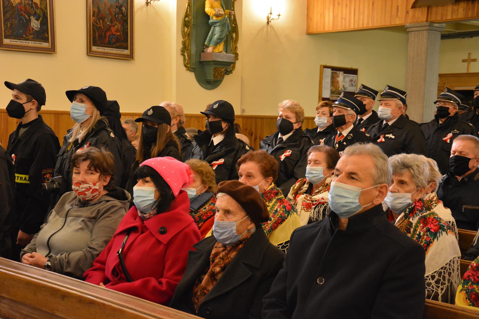 Zdjęcie z obchodów Narodowego Święta Niepodległości - msza w kościele