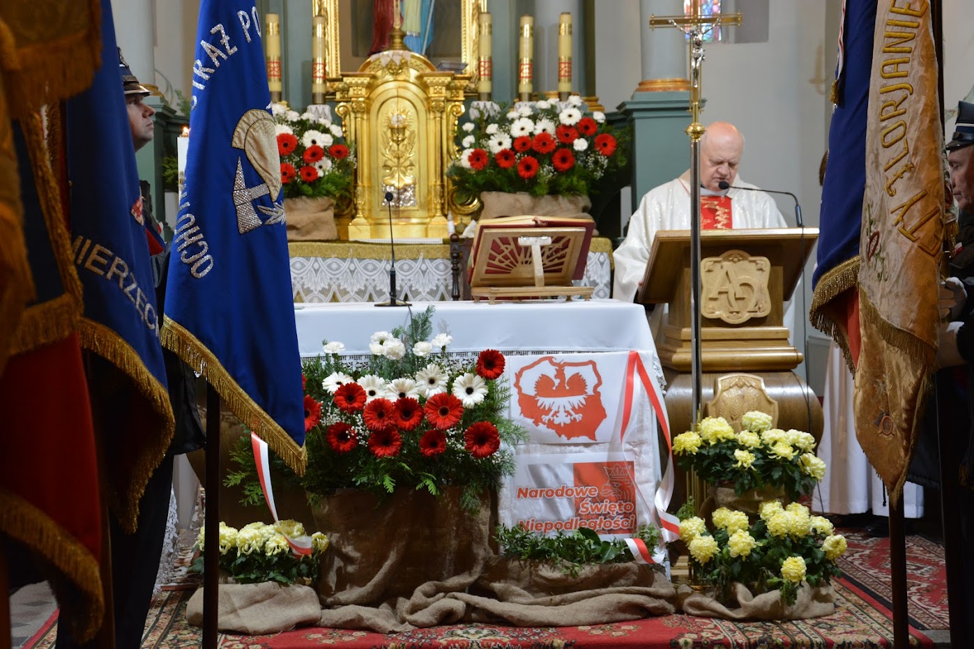 Zdjęcie przedstawia fragment mszy świętej
