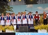 Fragment zdjęcia przedstawiający uczestników wycieczki do Pszczyny