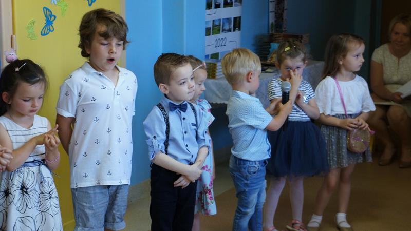 Zdjęcie przedstawiające zakończenie roku szkolnego 2021/2022