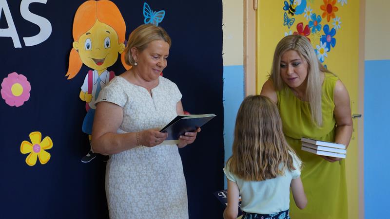 Zdjęcie przedstawiające zakończenie roku szkolnego 2021/2022