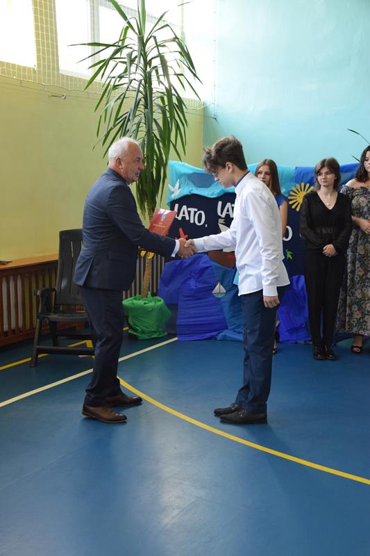 Zdjęcie przedstawiające zakończenie roku szkolnego 2021/2022