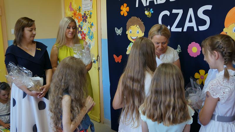 Zdjęcie przedstawiające zakończenie roku szkolnego 2021/2022
