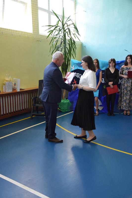 Zdjęcie przedstawiające zakończenie roku szkolnego 2021/2022