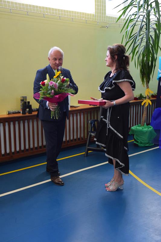 Zdjęcie przedstawiające zakończenie roku szkolnego 2021/2022