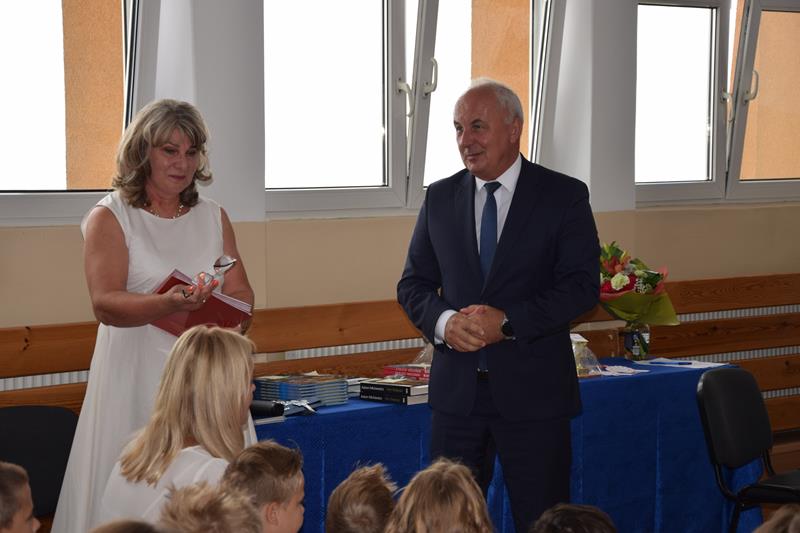 Zdjęcie przedstawiające zakończenie roku szkolnego 2021/2022