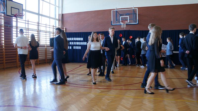 Zdjęcie przedstawiające zakończenie roku szkolnego 2021/2022