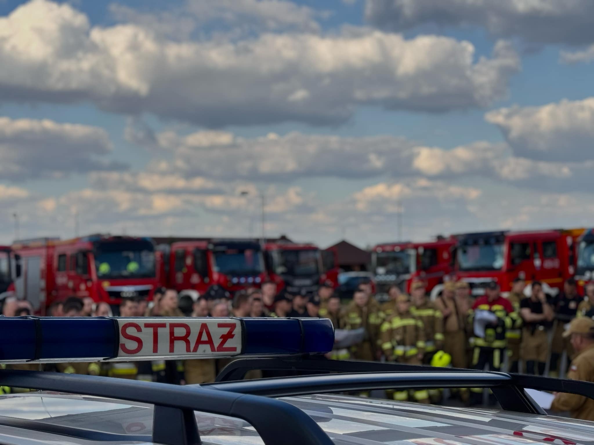 Zdjęcie przedstawia ćwiczenia strażackie