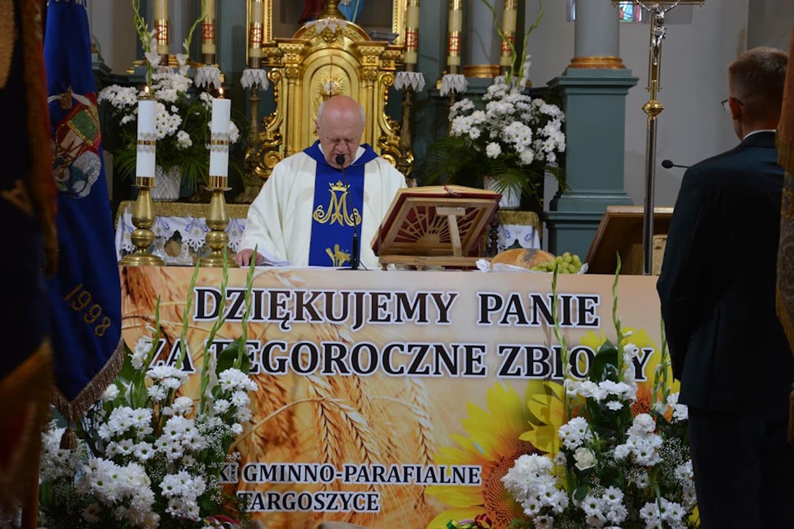 Zdjęcie przedstawia fragment mszy świętej