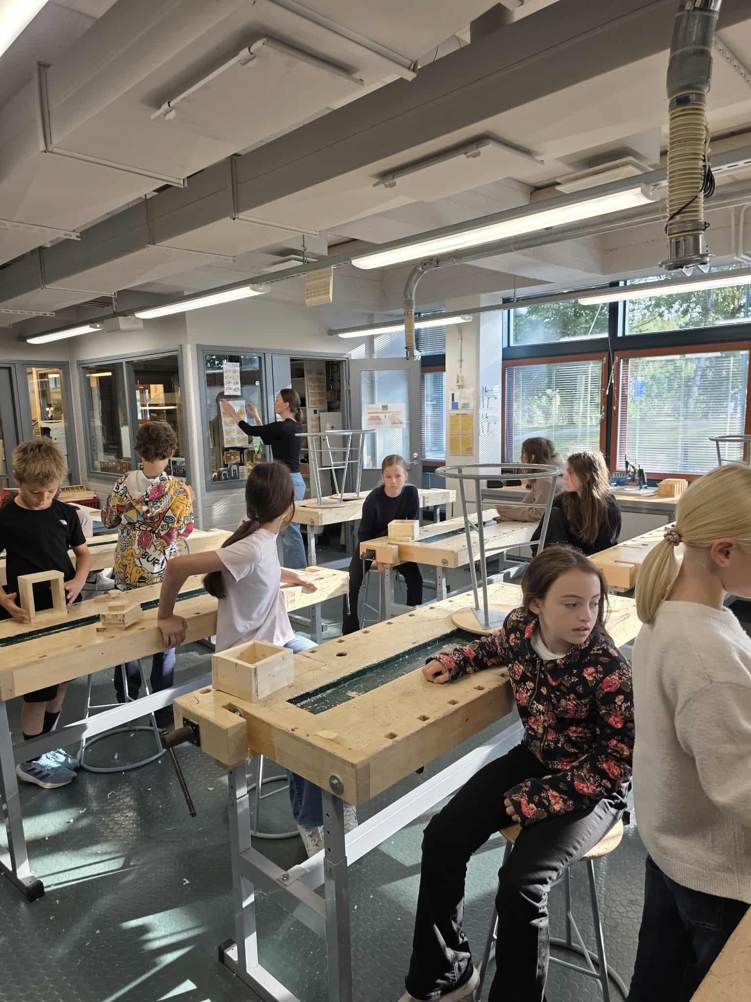 Zdjęcie przedstawia salę w&nbsp;szkole