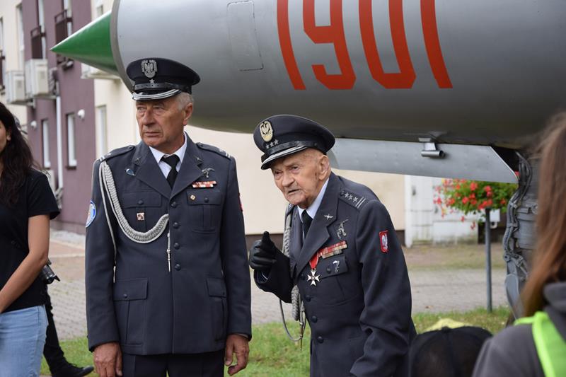 Zdjęcie przedstawiające mjr inż. Ryszard Dębskiego oraz płk. pil. Tadeusz Dłużyński