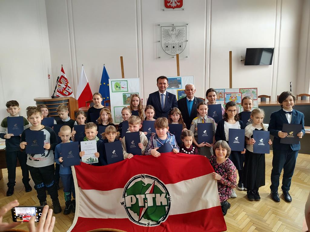 Zdjęcie nagrodzonych uczestników konkursu