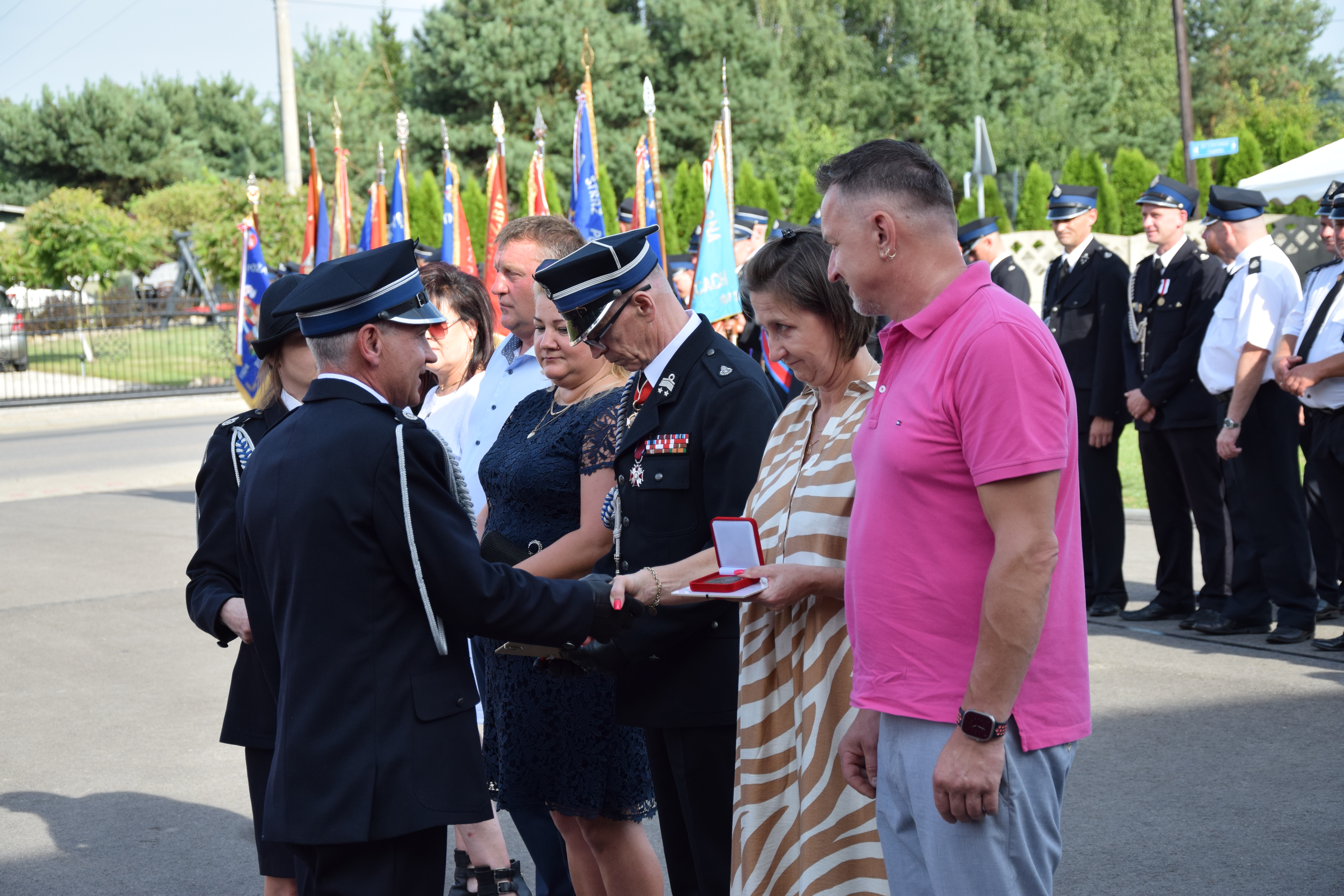 Zdjęcie przedstawia uczestników Jubileuszu 100-lecia OSP Toporowice