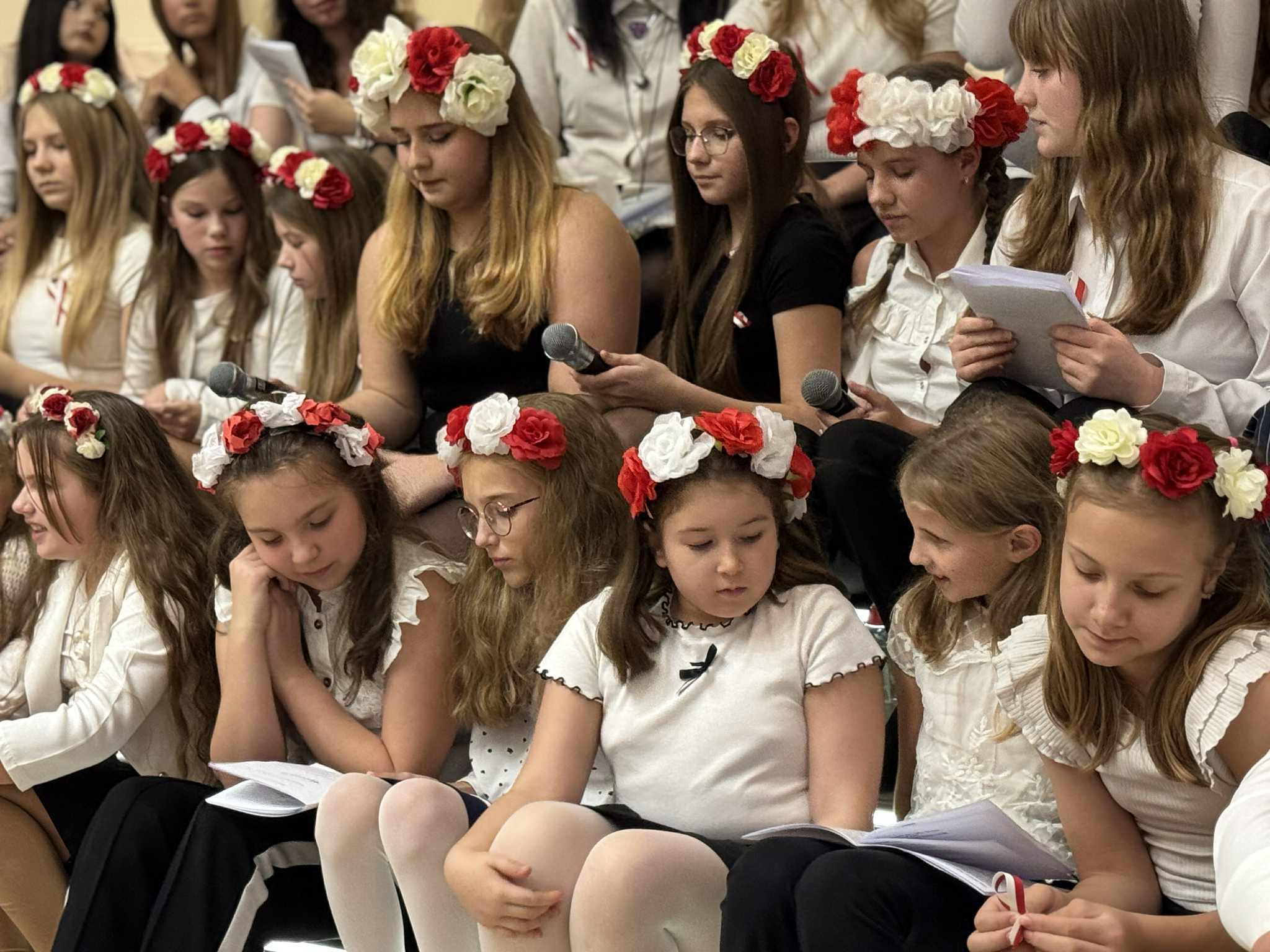 Zdjęcie przedstawia Wieczór Pieśni Patriotycznych