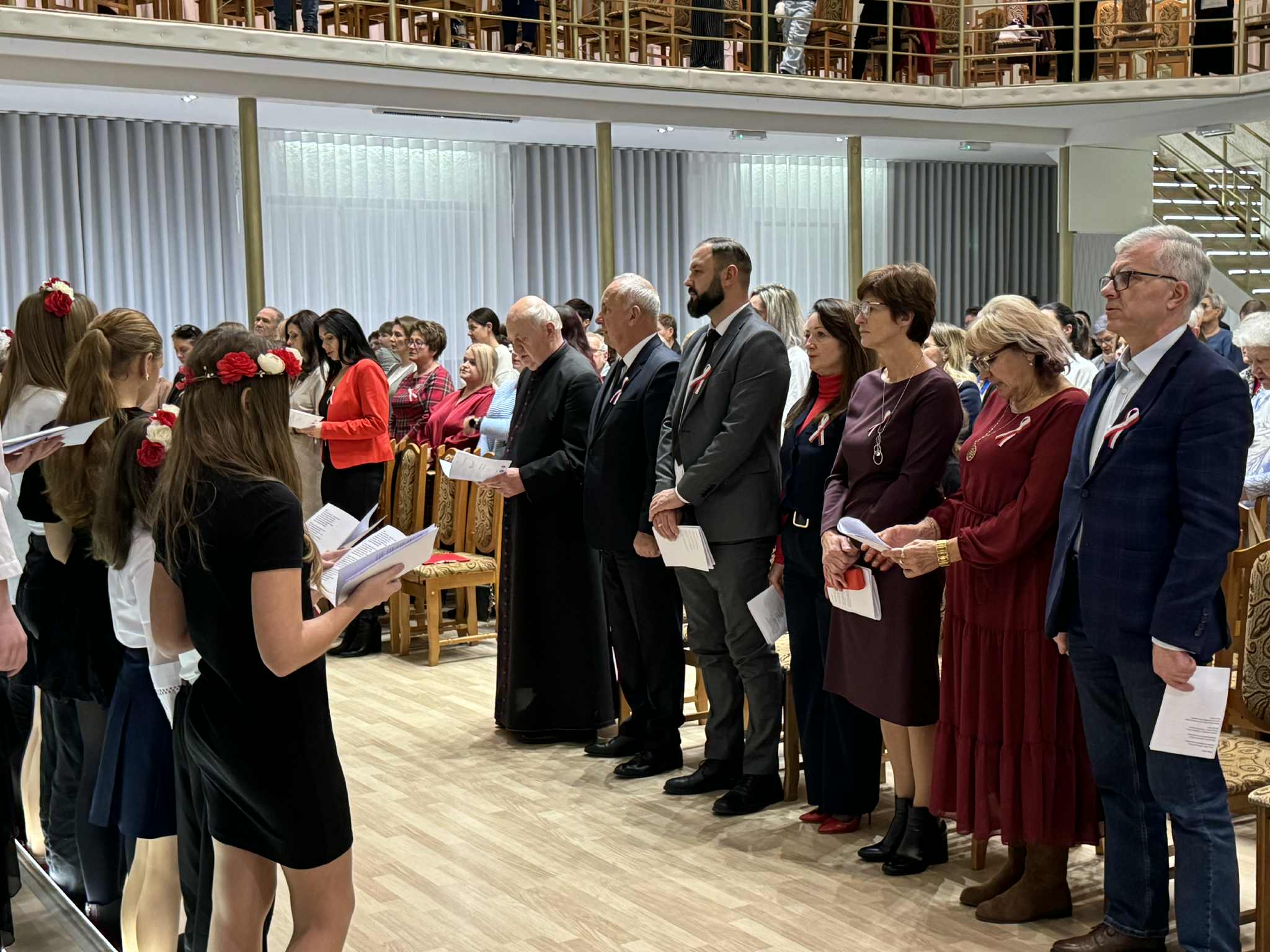 Zdjęcie przedstawia Wieczór Pieśni Patriotycznych