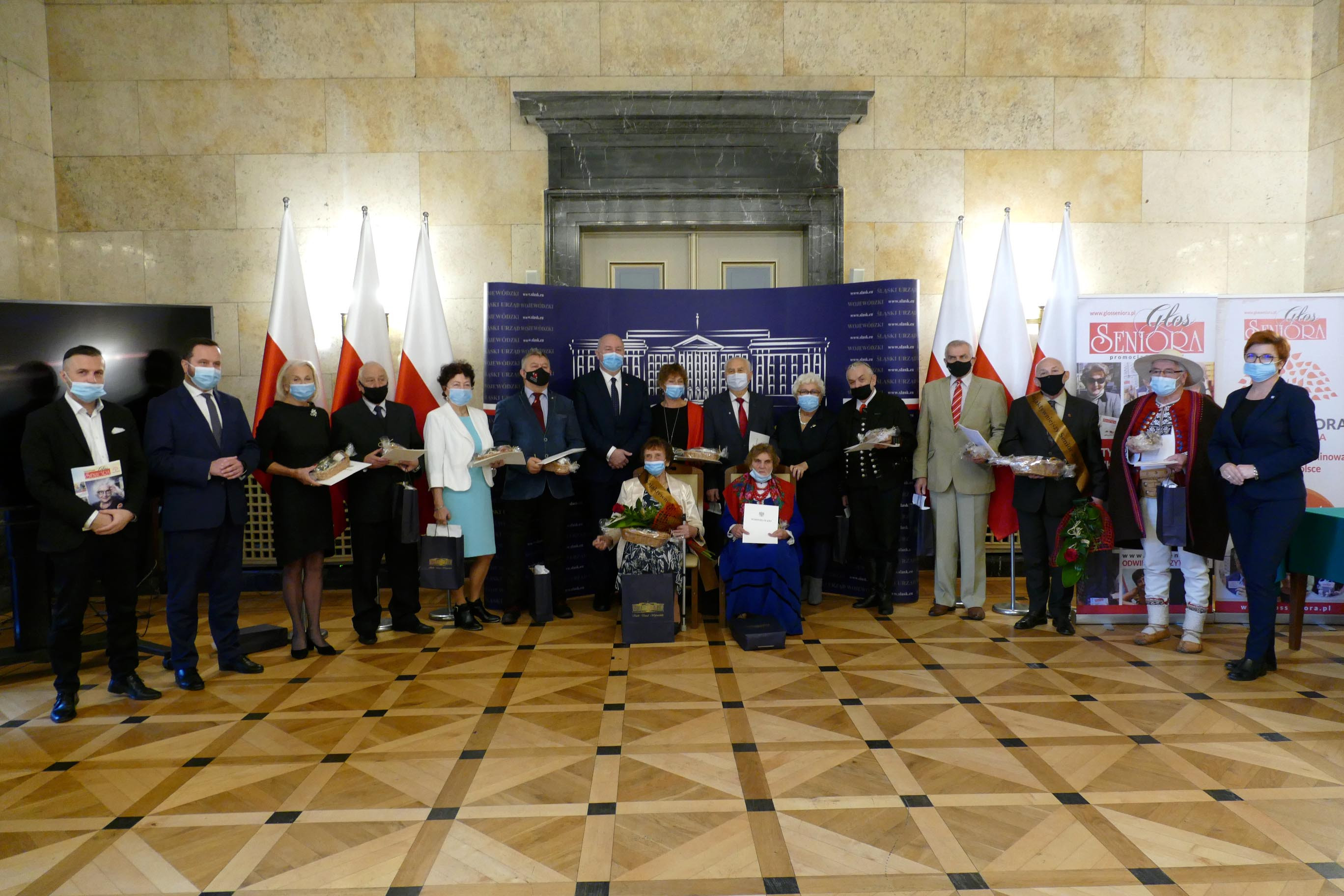 Zdjęcie z rozdania nagród
