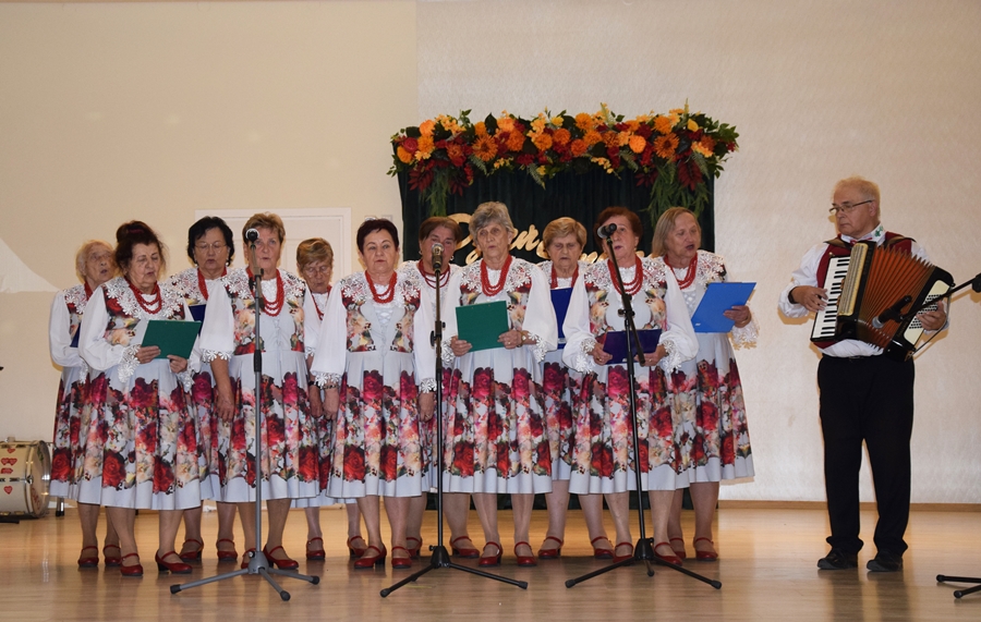 Zdjęcie przedstawia Dzień Seniora