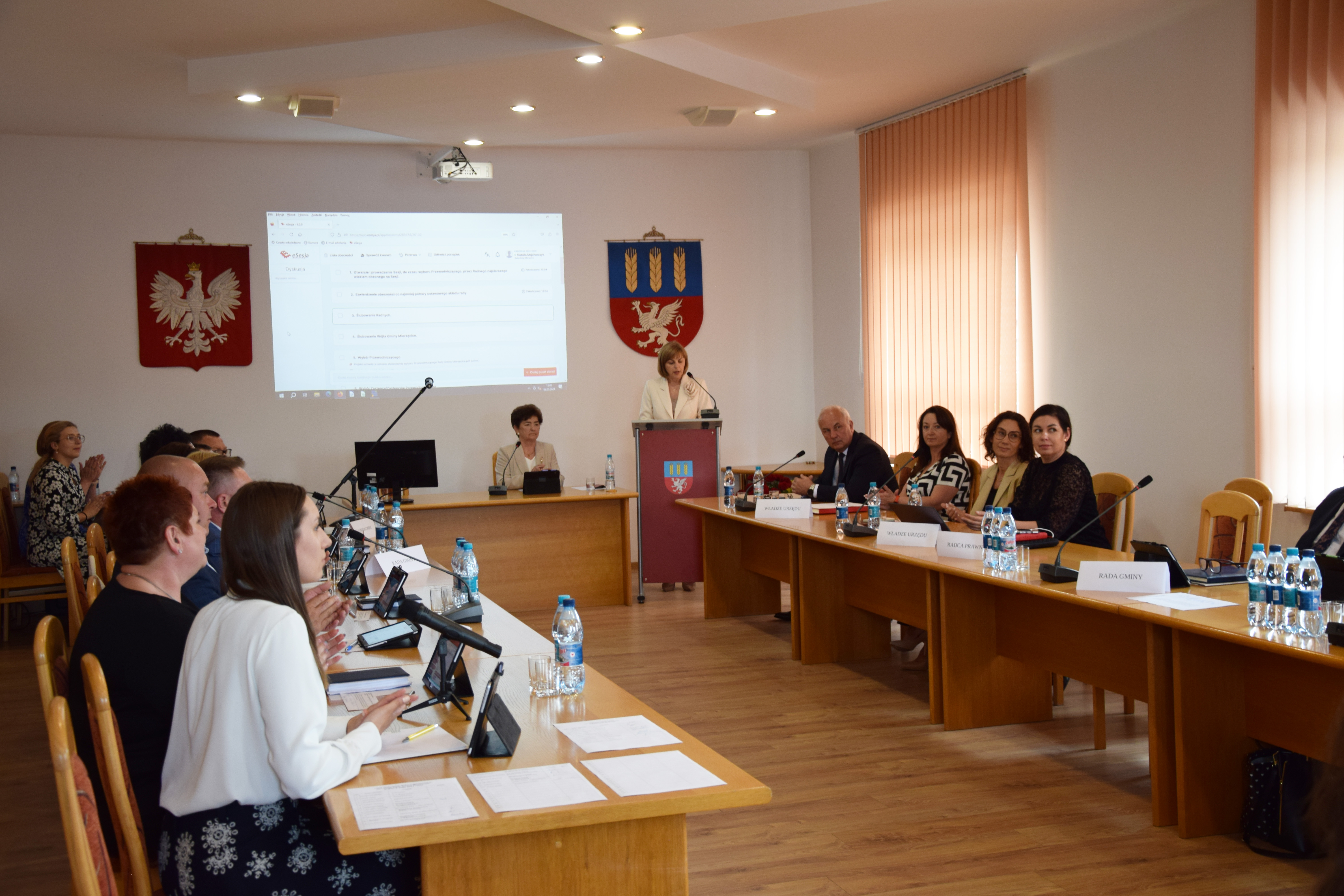 Zdjęcie przedstawia Przewodniczącą Gminnej Komisji Wyborczej Agnieszkę Frączek