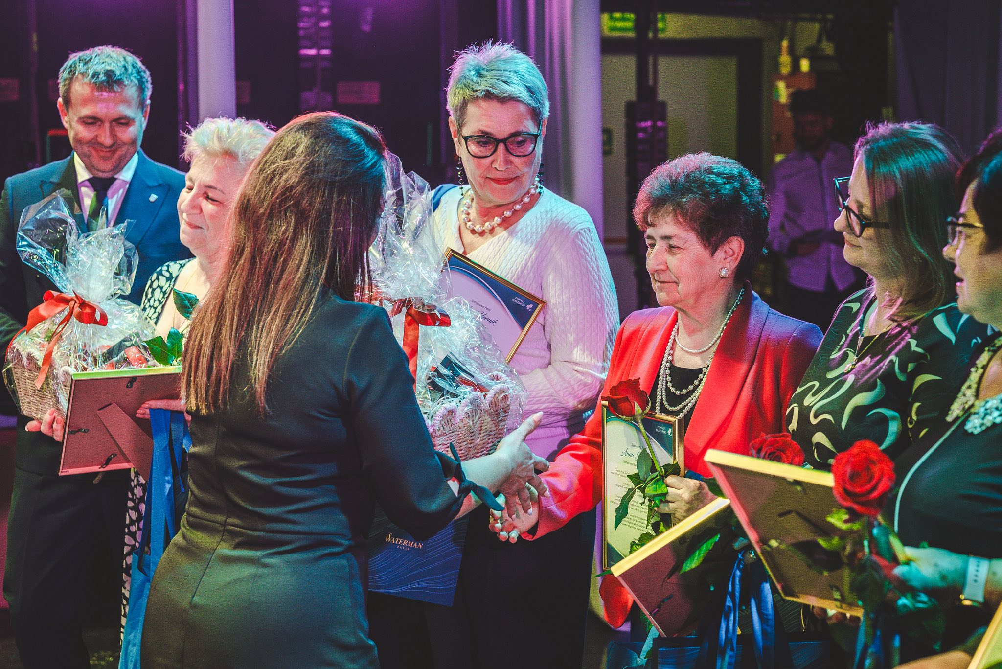 Zdjęcie przedstawia odznaczonych sołtysów z&nbsp;tereny Gminy Mierzęcice