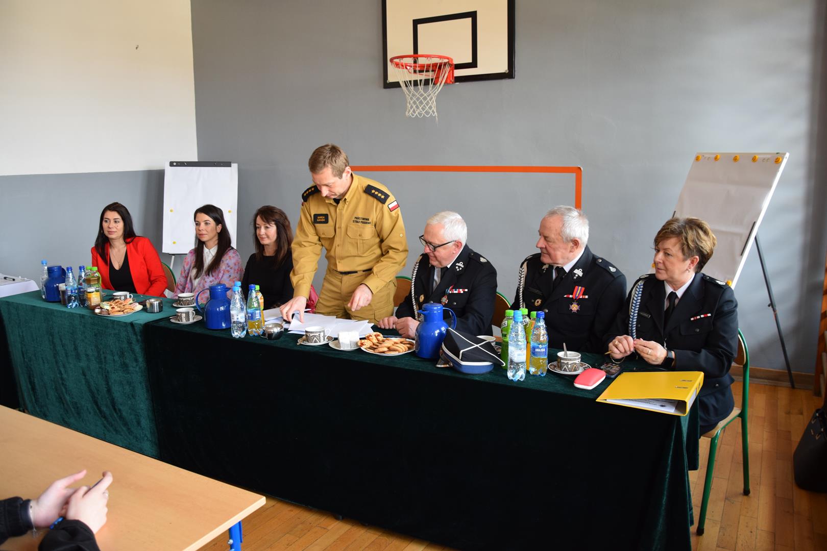 Zdjęcie przedstawiające komisję konkursową