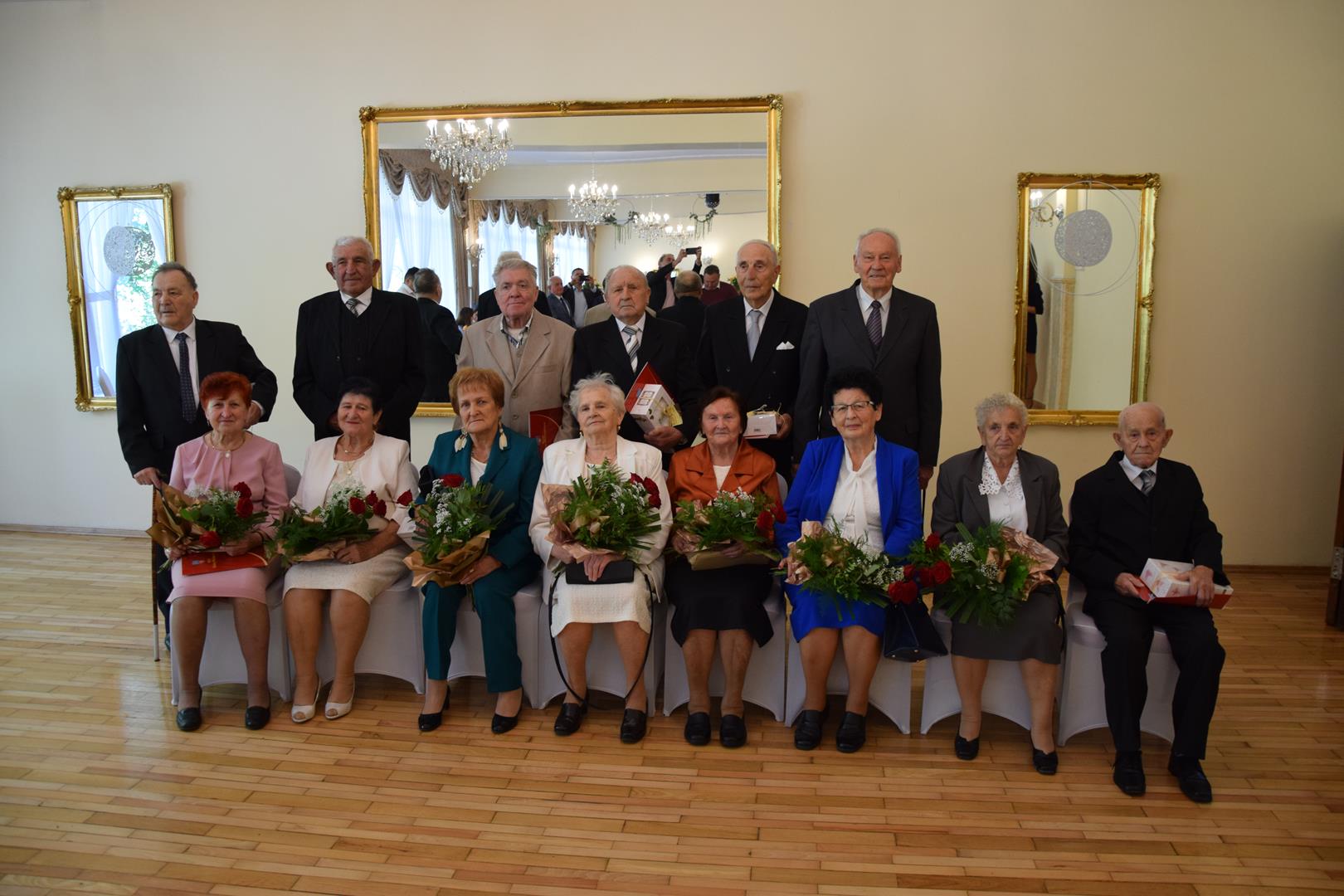 Zdjęcie przedstawia jubilatów