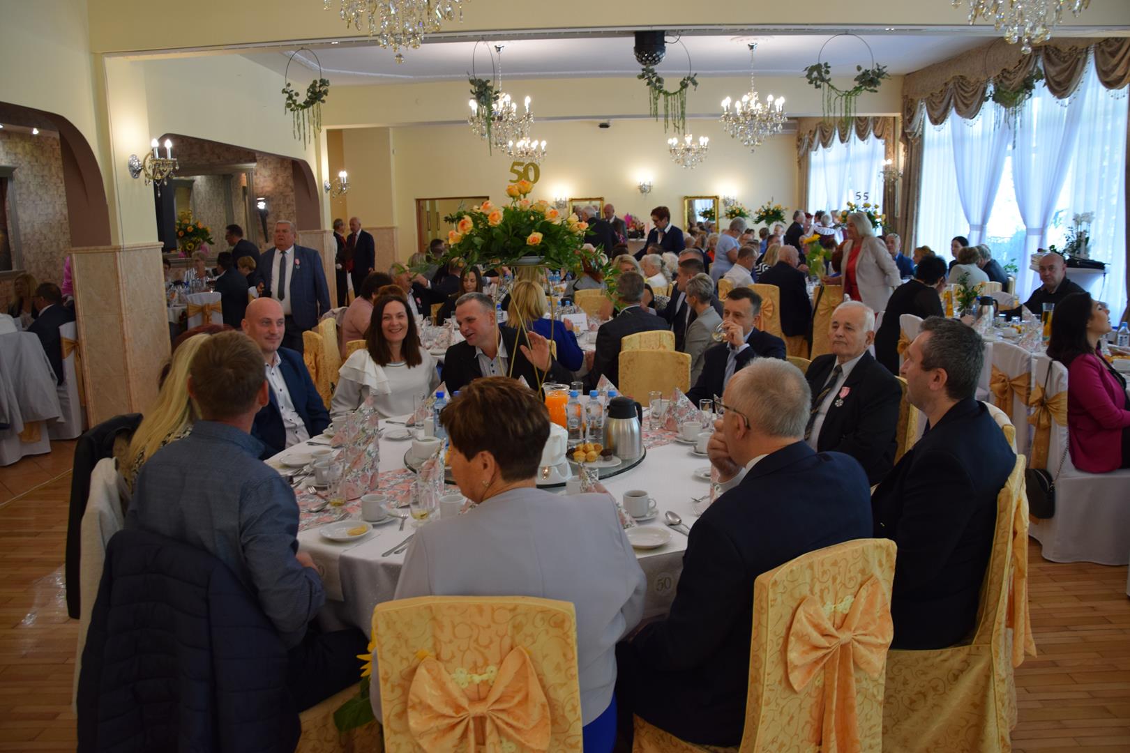 Zdjęcie przedstawia salę bankietową